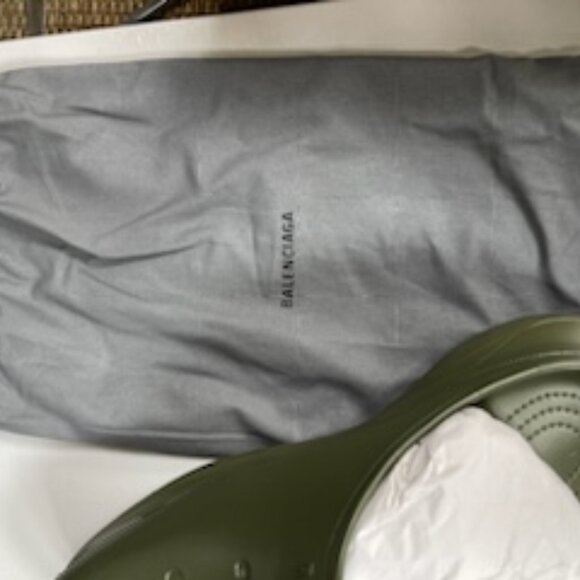 LUXURY DESIGNER ALERT!  Balenciaga Mule Rubber Crocs - Picture 3 of 16